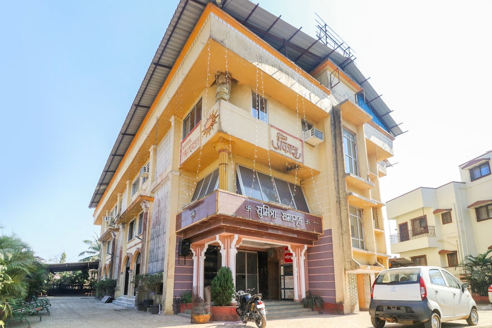 Capital O 67214 Hotel Sumitra Palace, Tungarli Lonavala, Lonavala