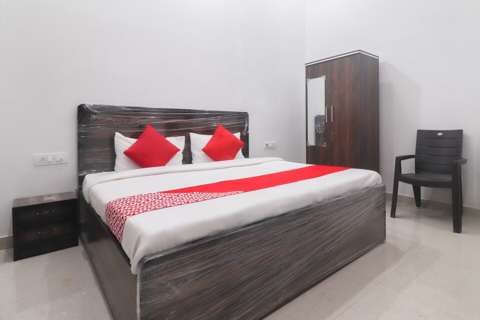 OYO 67215 Shri Hari Radha Palace  OYO Rooms Vrindavan  Book    1216 OYO