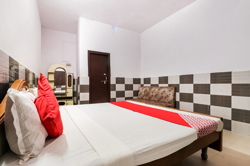 OYO 67220 Jamuna Palace, Basti, Basti