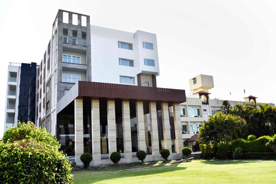 OYO 5520 Nanakheda, Mahakal Temple 1, Ujjain