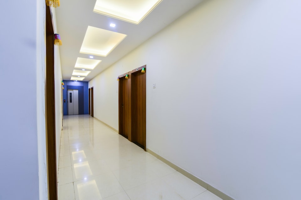 SPOT ON 67227 Hotel Mayur , Tasgaon, Sangli