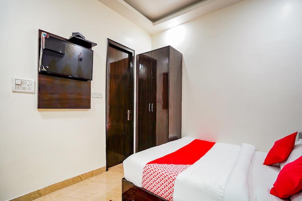 OYO Bhogal Inn Near Lotus Temple, Nizamuddin Delhi, Delhi