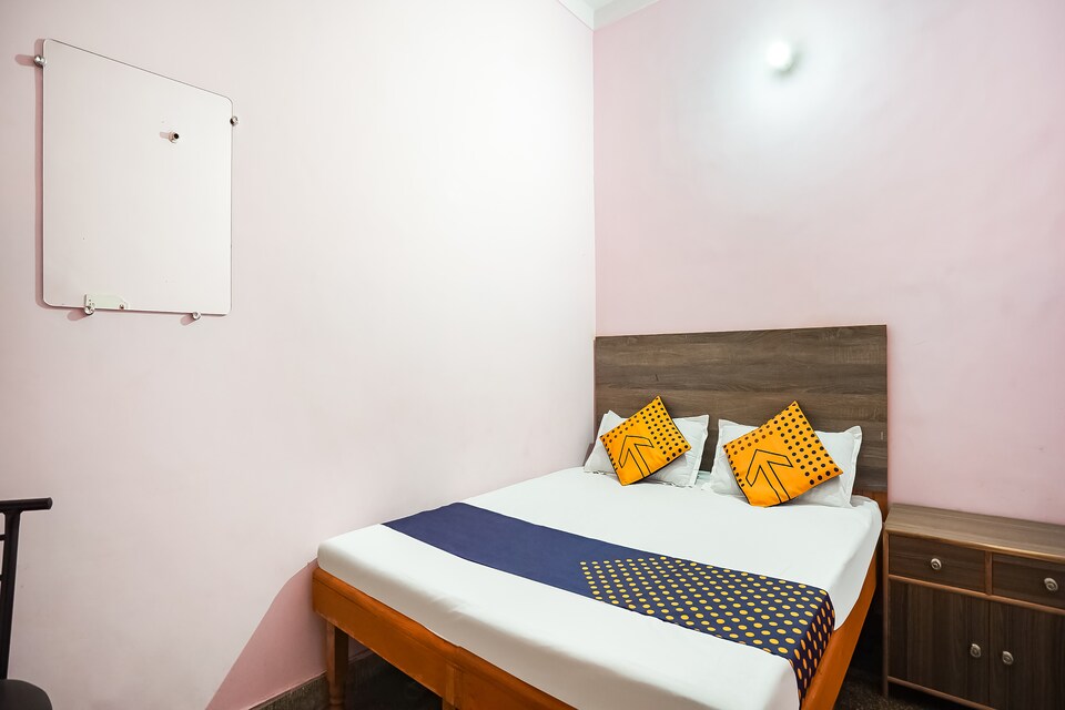 Flagship Royal Palace Near Adarsh Nagar Metro Station, North Delhi, Delhi