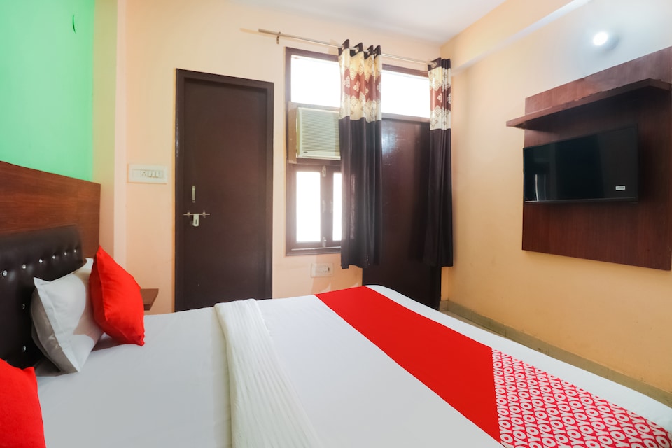 OYO 67304 Hotel Krishna Palace, Airport Delhi, Delhi Transit