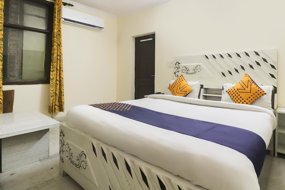 OYO 67306 Gold Stay, Noida Stadium, Noida