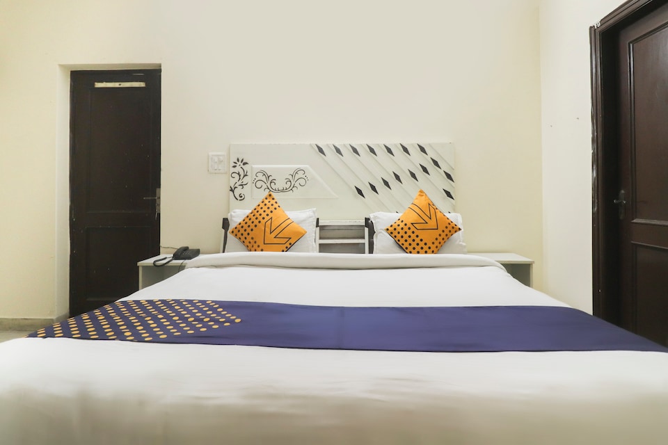 OYO 67306 Gold Stay, Noida Stadium, Noida