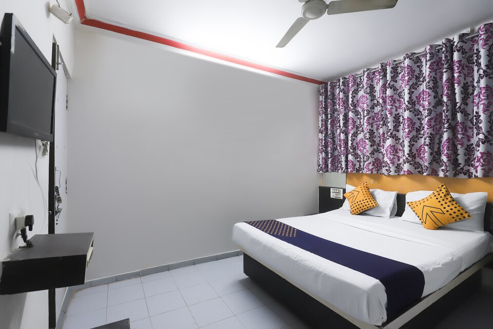 Hotel O Ashish, Ashram Road Ahmedabad, Ahmedabad