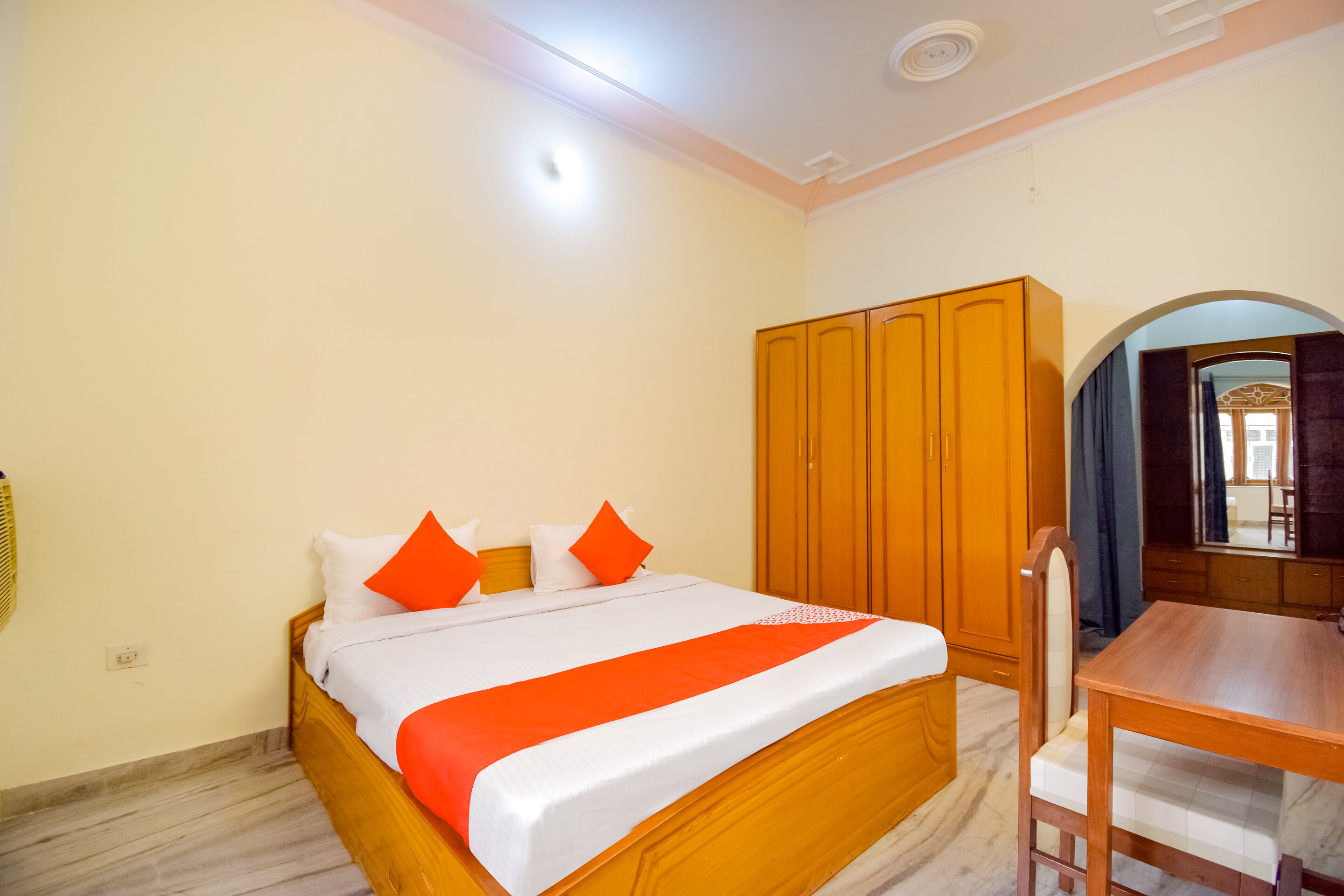 OYO 67331 Kusum Lodge, OYO Rooms Guwahati, Book ₹1527 OYO