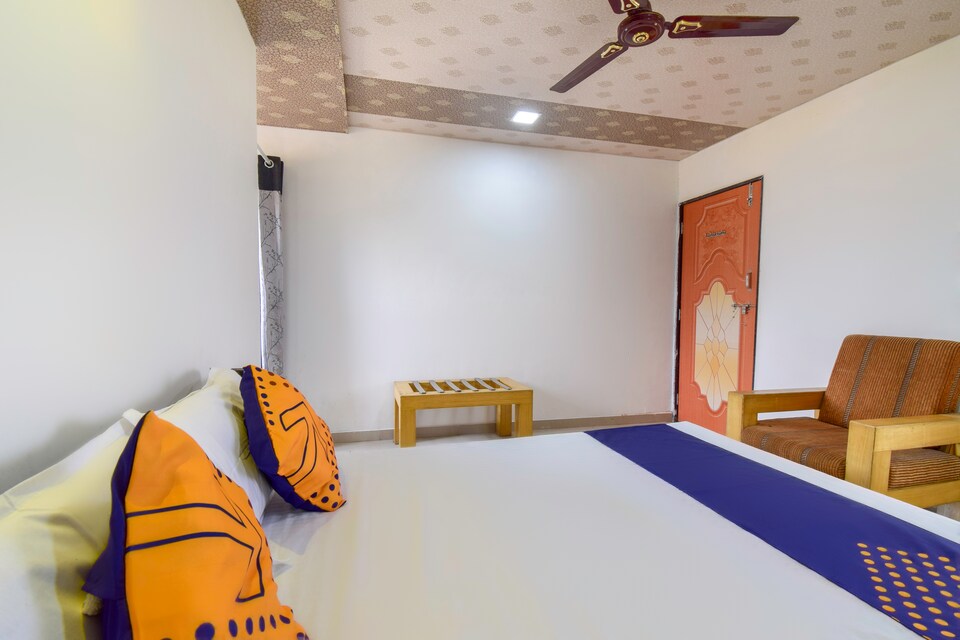 SPOT ON 67339 Hotel Bhavani, Junnar, Pune