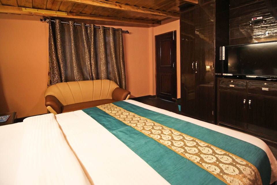 OYO 5530 H K Legacy, Mall Road Nainital, Nainital