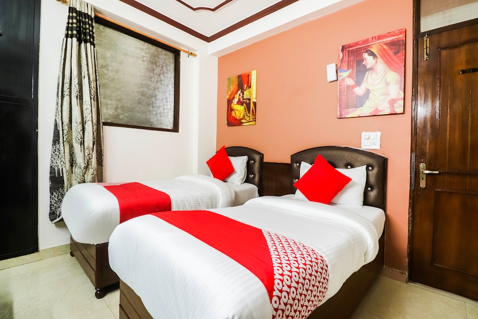 OYO 67355 Krishna Continental, Airport Delhi, Delhi Transit