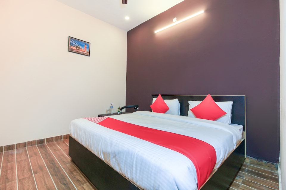 OYO 67368 Hotel Raj Palace, Rudrapur, Rudrapur
