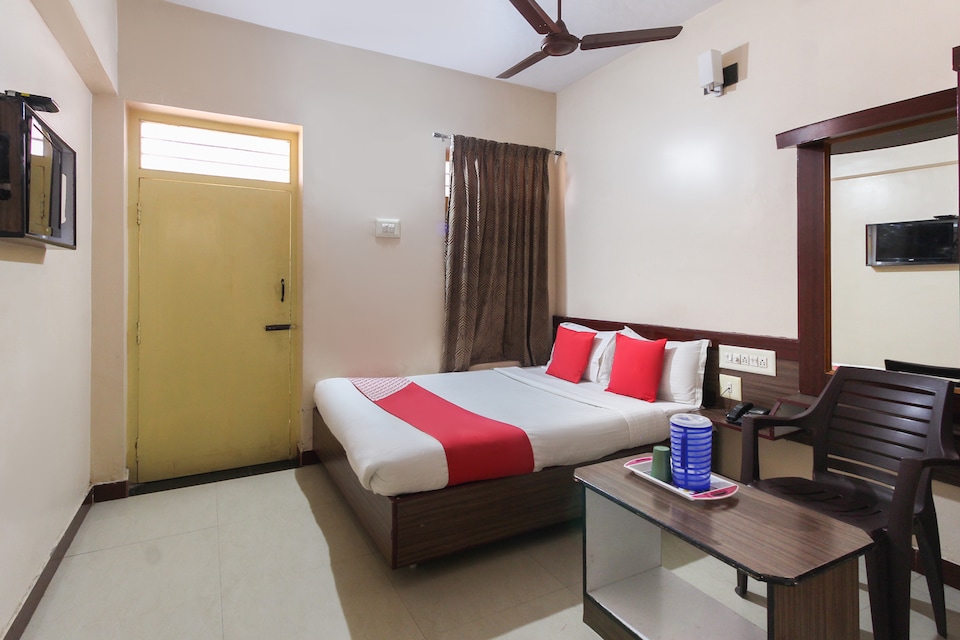 OYO 67383 Hotel Jayaram By Rahul Inn, Meenakshi Amman Temple, Madurai