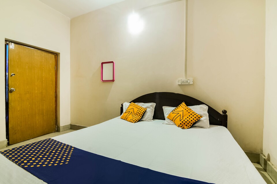 SPOT ON 67406 Barak Lodge ( Badarpur) , Karimganj, Karimganj