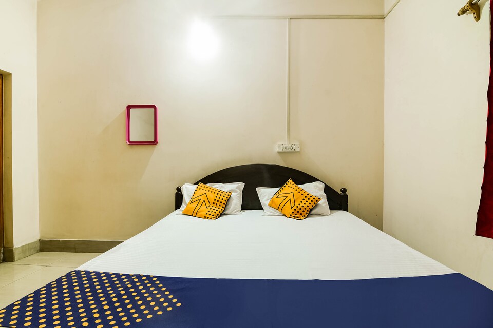 SPOT ON 67406 Barak Lodge ( Badarpur) , Karimganj, Karimganj