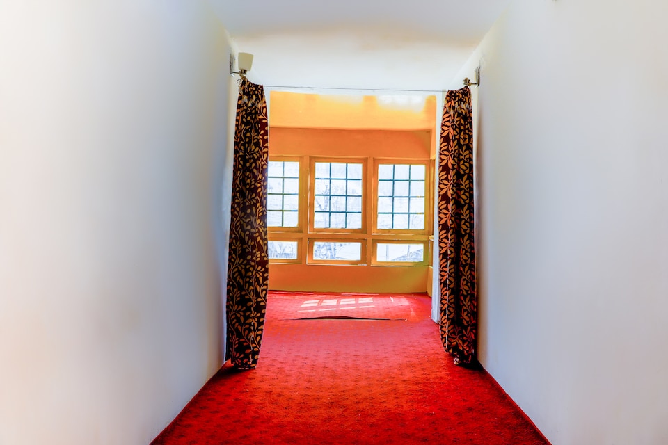 SPOT ON Hotel Rose Hill, Pahalgam, Pahalgam