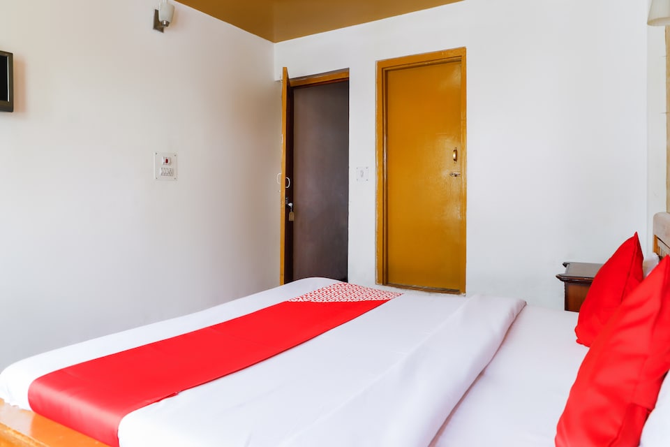 SPOT ON Hotel Rose Hill, Pahalgam, Pahalgam