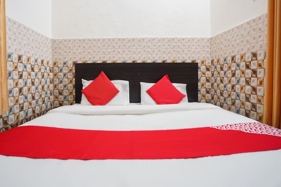 OYO 67473 Sumit Stay, Noida Industrial Area Mamura, Noida