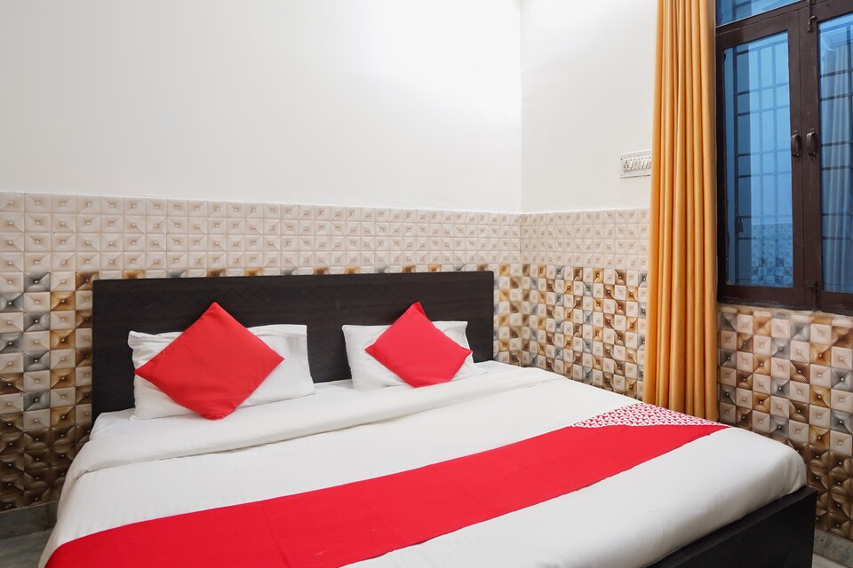 OYO 67473 Sumit Stay, Noida Industrial Area Mamura, Noida