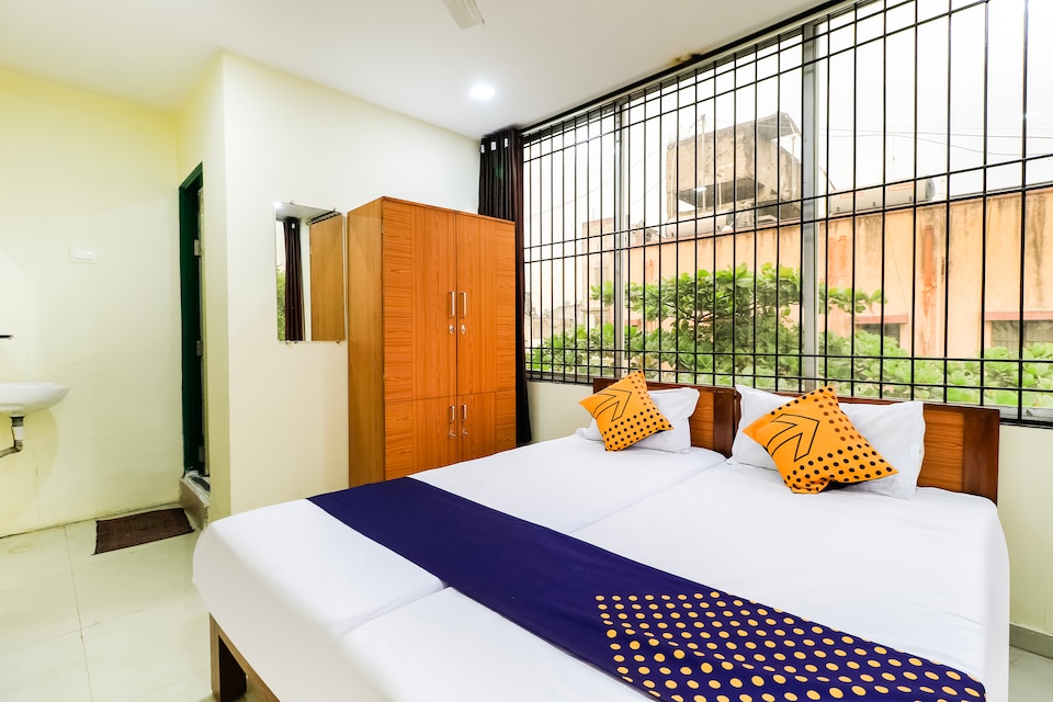 SPOT ON 67475 Shri Shubha Sai Residency , Sitabuldi Nagpur, Nagpur