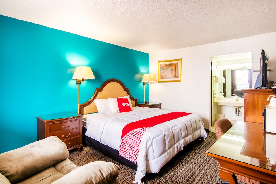 OYO Hotel Hutchinson West 4th Ave, C67501, Hutchinson KS