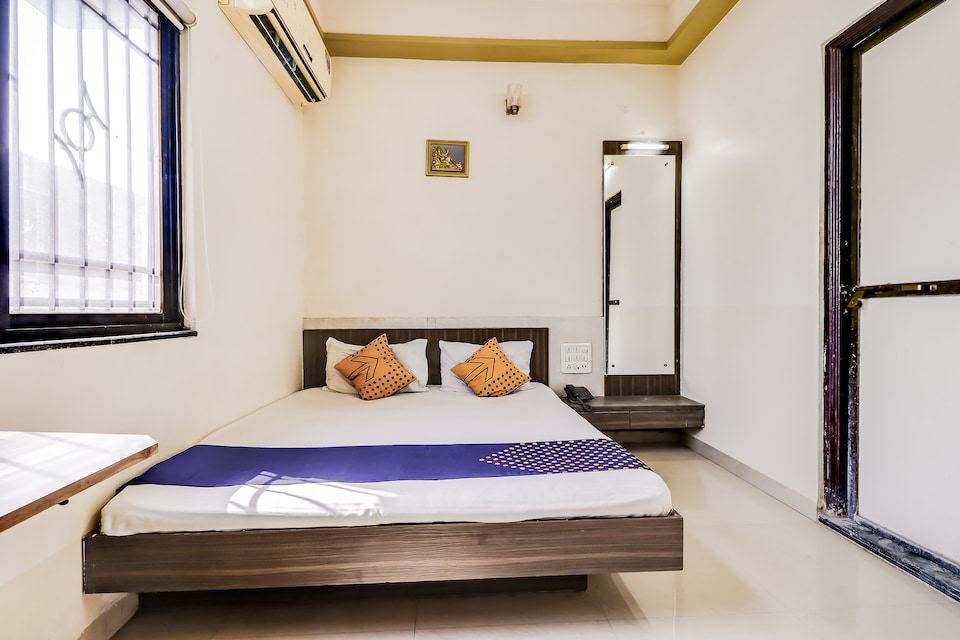 OYO 67481 Hotel Jayesh Inn, Pusad, Yavatmal