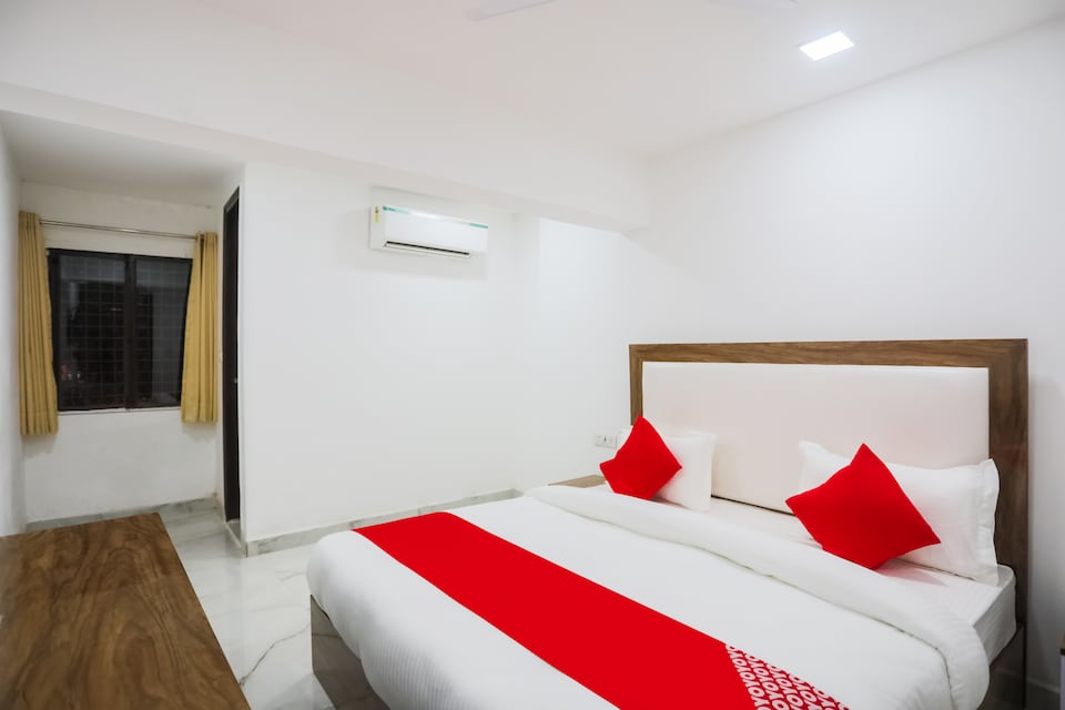 Hotel O Gour Town House, Kalkaji Delhi, Delhi