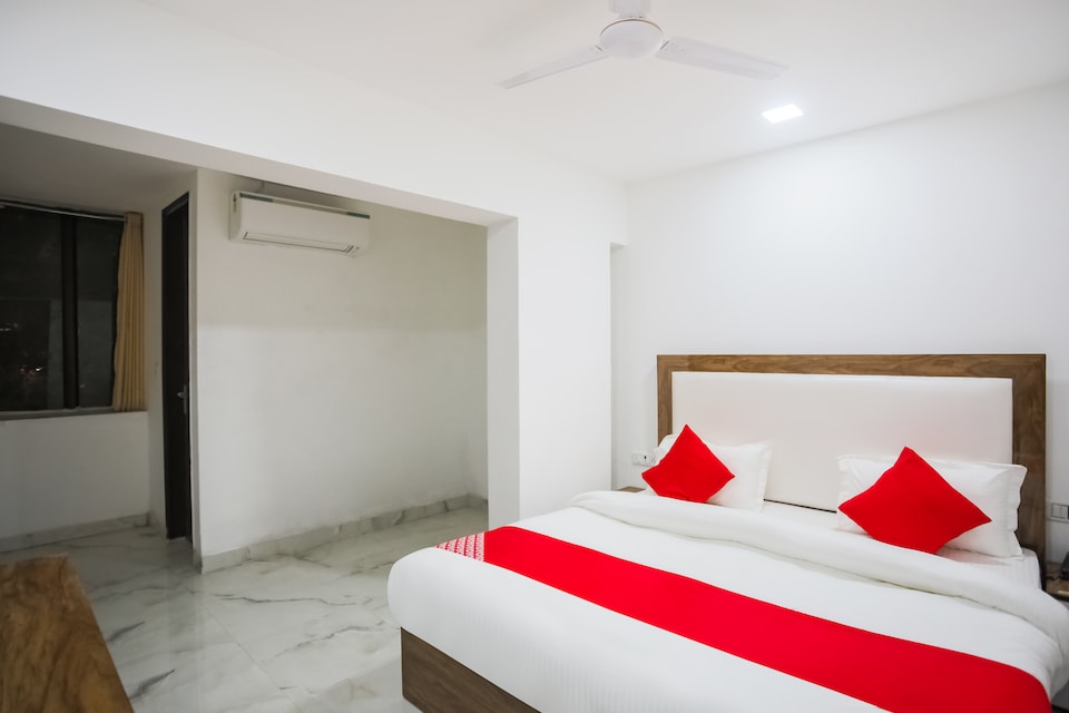 Hotel O Gour Town House, Kalkaji Delhi, Delhi