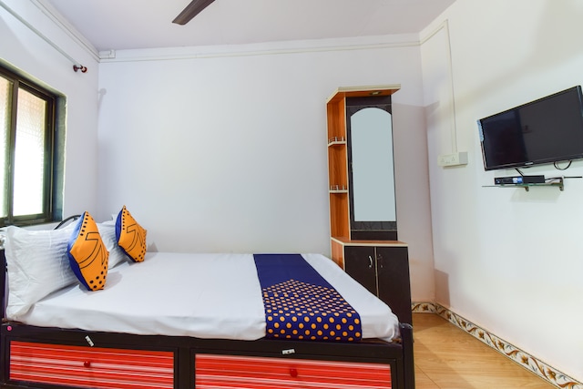 OYO Hotel Giriraj