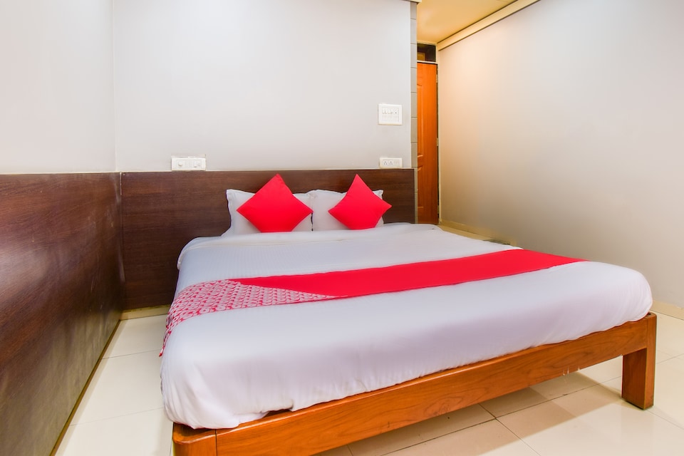 OYO 67509 Hotel Tukson, Junnar, Pune