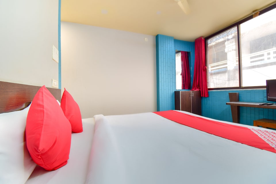 OYO 67509 Hotel Tukson, Junnar, Pune