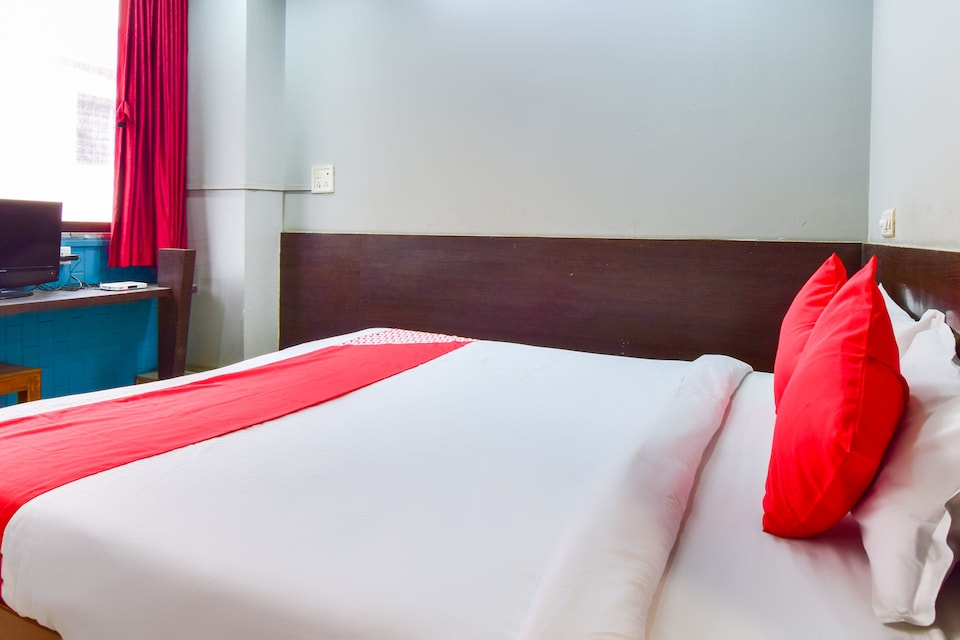 OYO 67509 Hotel Tukson, Junnar, Pune