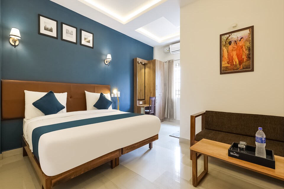 OYO SilverKey 67514 Vrindavan Residency Chottanikkara Temple, Palarivattom, Kochi