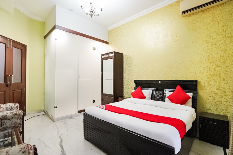 OYO 67529 Royal Oak Villa , Anand Vihar Delhi, Delhi