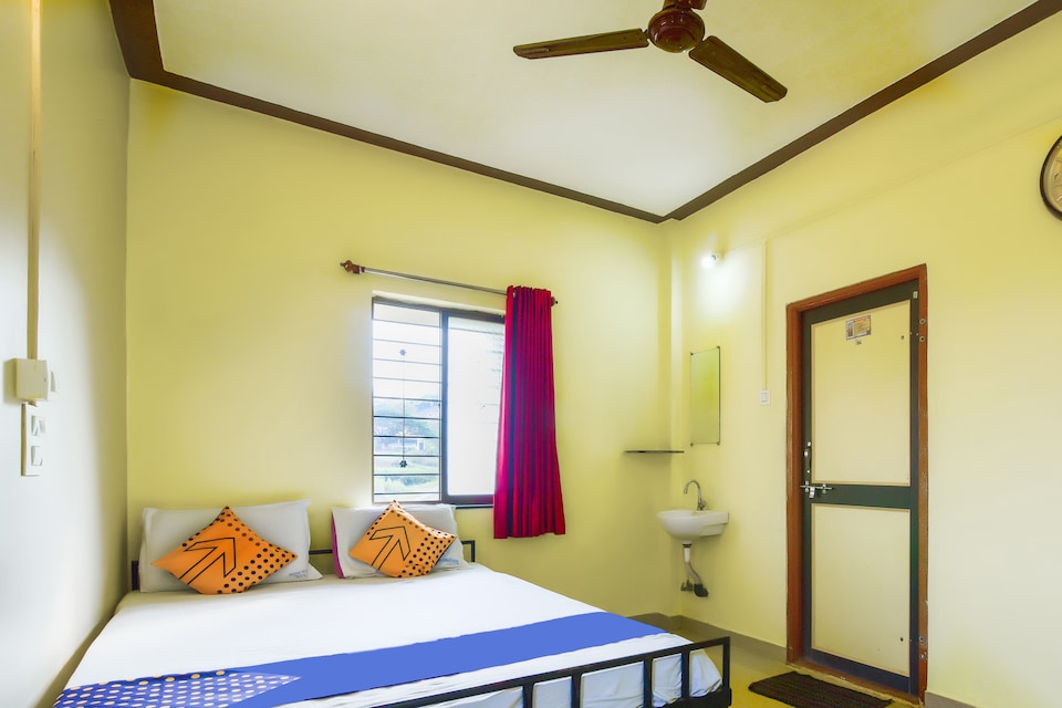 SPOT ON 67532 Royal Residency, Kolhapur-Ratnagiri Road, Kolhapur