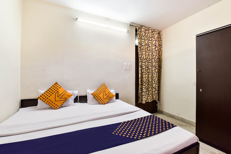 SPOT ON 67533 Dhanuka Residency Boys Hostel, Talwandi Kota, Kota