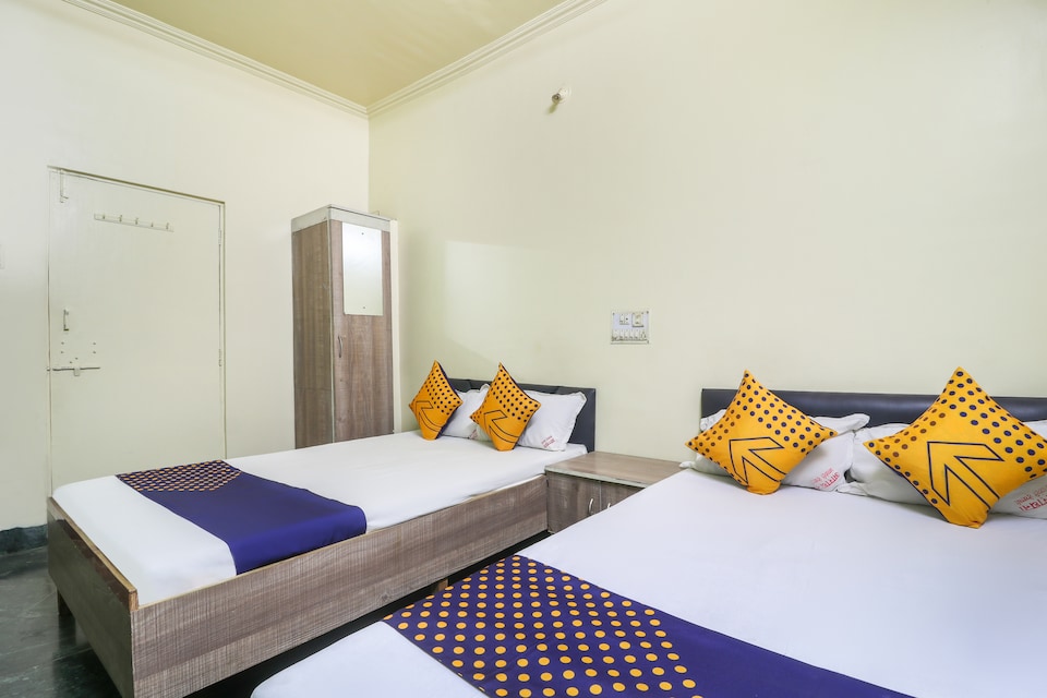 Hotel O Aaradhna Lodge, Pimpri Pune, Pune