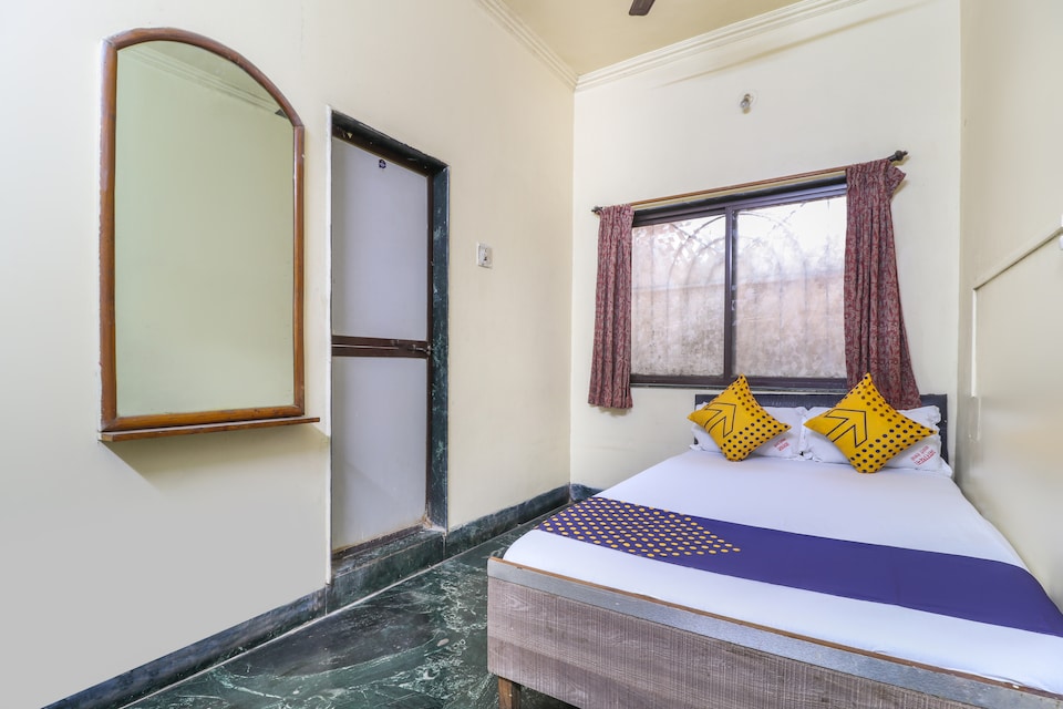 Hotel O Aaradhna Lodge, Pimpri Pune, Pune