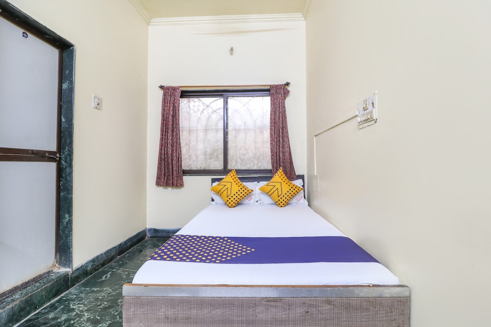 Hotel O Aaradhna Lodge, Pimpri Pune, Pune