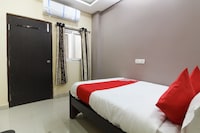 OYO Shiva Balaji Lodge Near Shilparamam