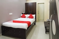 OYO Shiva Balaji Lodge Near Shilparamam