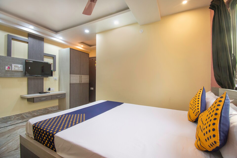 OYO 67604 New Rajeshwari Lodge, Tarapith, Tarapith