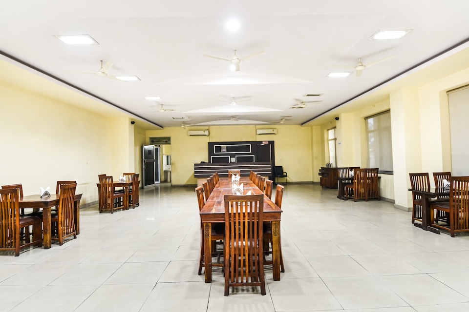 OYO Vishwakarma Recreation Club, Sikar Road Jaipur, Jaipur