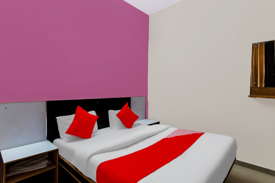 OYO 67635 Hotel Ranchod And Guest House, Petlad Road Nadiad, Nadiad