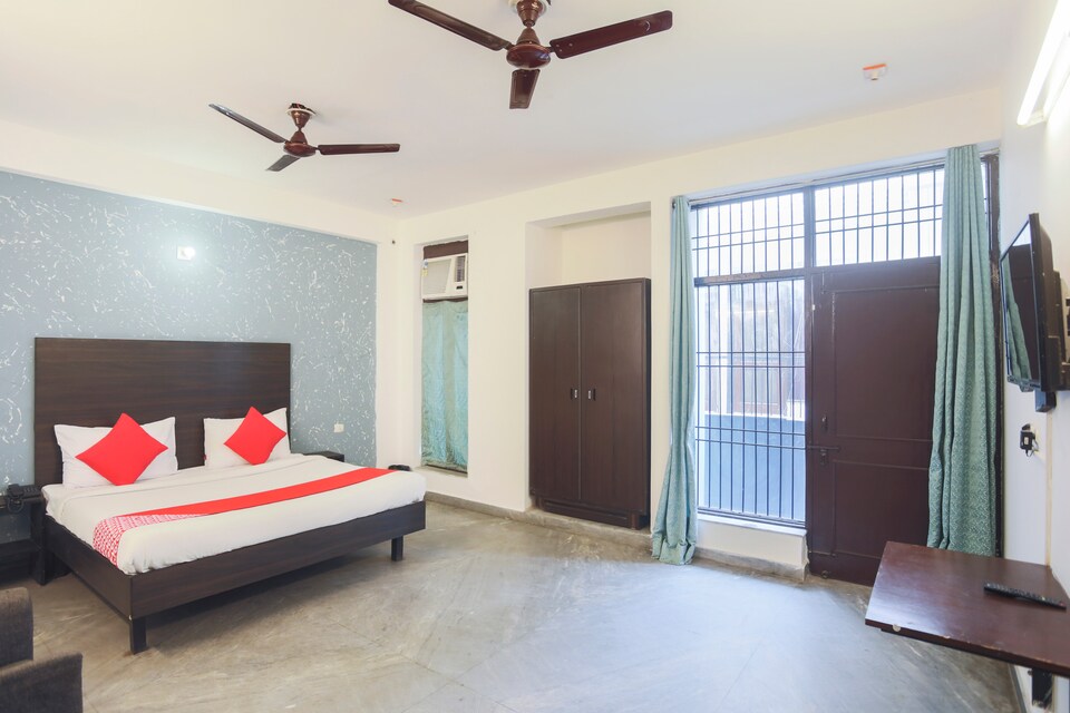 OYO 67645 Noida Inn, Noida City, Noida