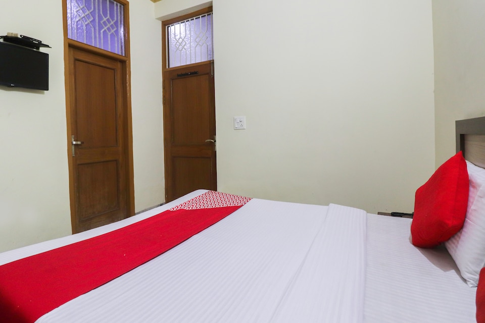 OYO 67668 Hotel Laxmi Palace, Corporate Complex, Agra