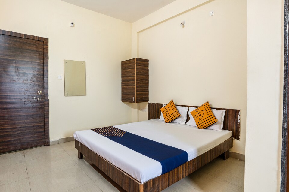 SPOT ON 67671 Khushi Lodging, Hadapsar Pune, Pune