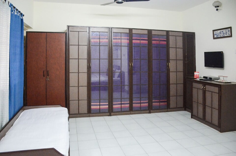 OYO 5557 Kalyani Nagar, Kalyani Nagar Pune, Pune