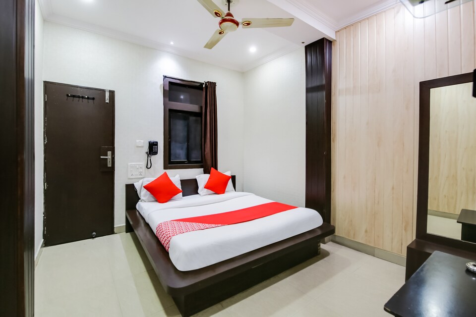 OYO 67678 Apna Hotel , Satna, Satna