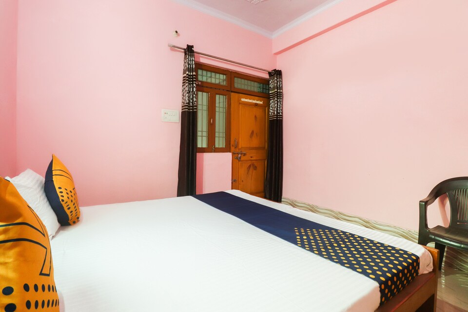 SPOT ON 67695 R.b Guest House, Corporate Complex, Agra